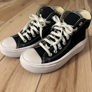 Converse Lightweight Platform High Tops Size 6.5